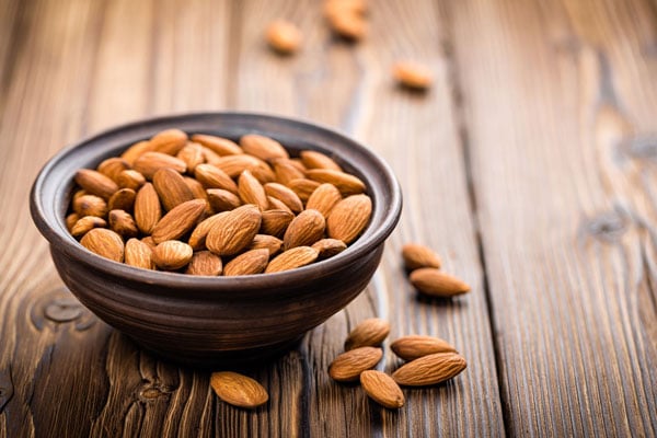 Almonds (whole) (price per 100g)